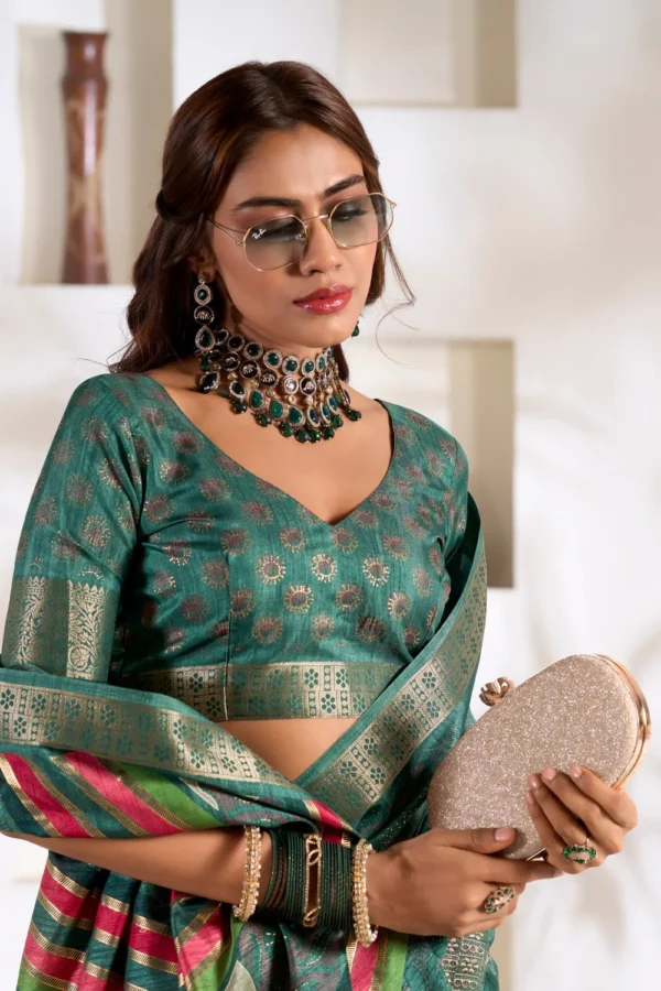 Green William Soft Dola Silk Saree - Image 4