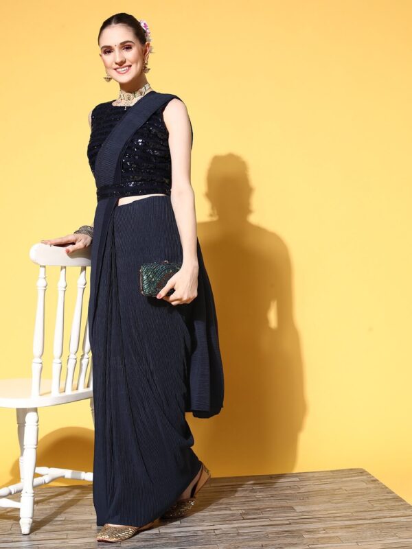 Knitted Fabric Saree - Image 4